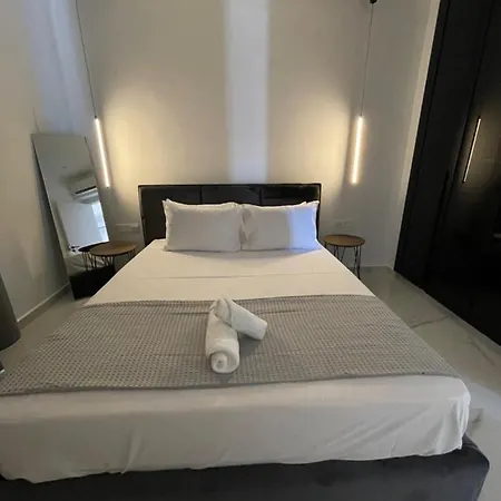 דירה The Room, 11, Leda Gardens