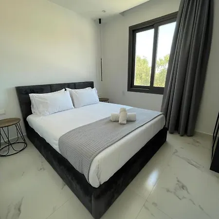 דירה The Room, 11, Leda Gardens פאפוס