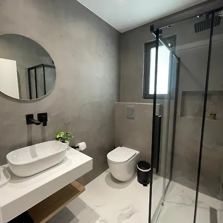 The Room, 11, Leda Gardens Daire